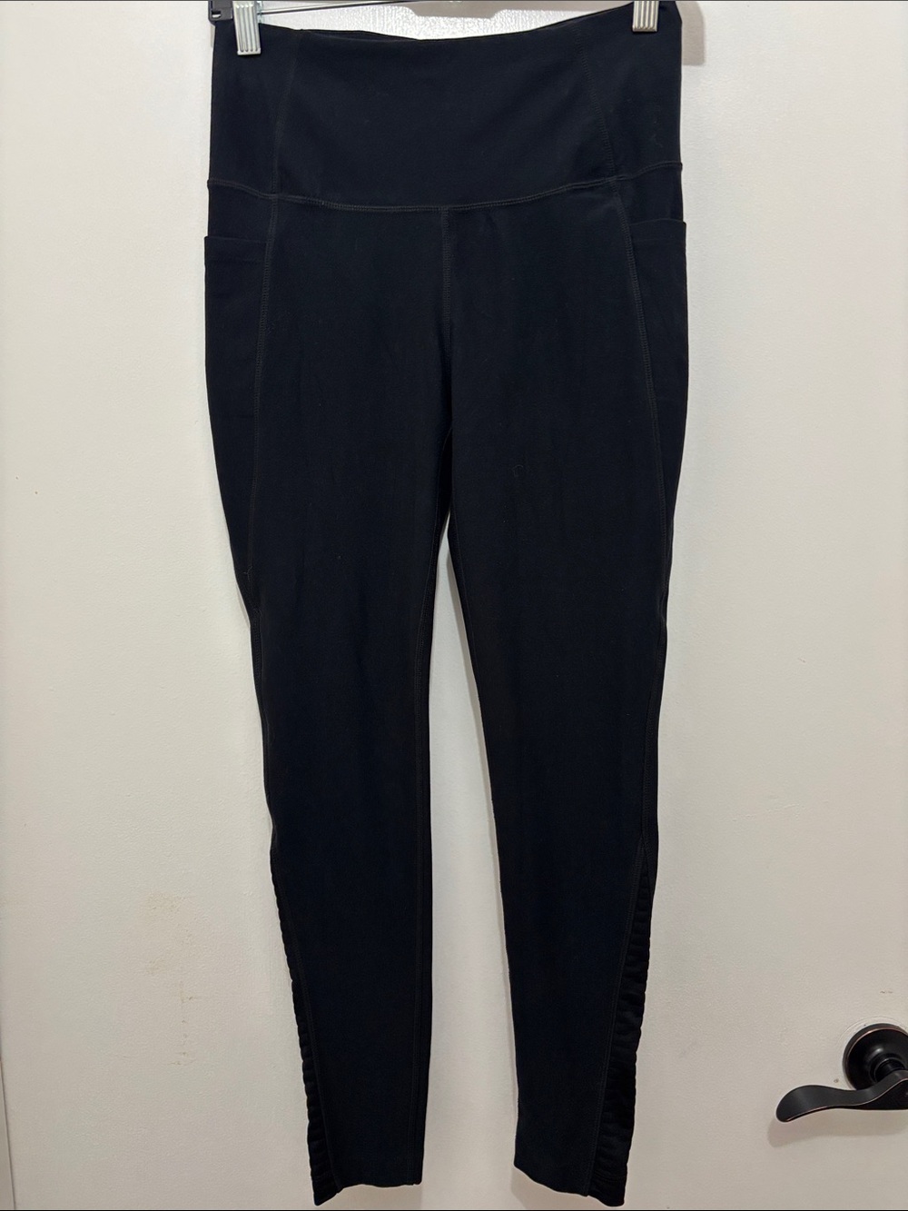 Mondetta Black High-Waist Peformance Leggings with Side Pockets Sz S
